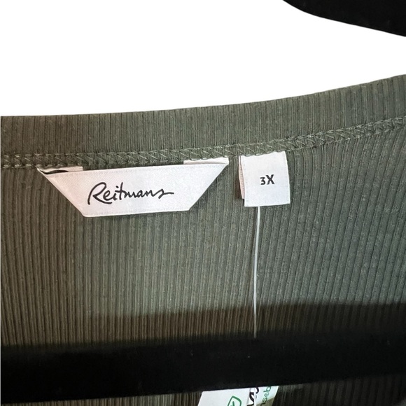 A Reitmans green tank top in size 3X - Picture 4 of 6